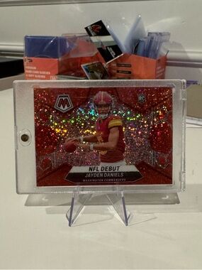🔥 2024 Jayden Daniels Panini Mosaic Red Sparkle NFL Debut Rookie Card. Mint